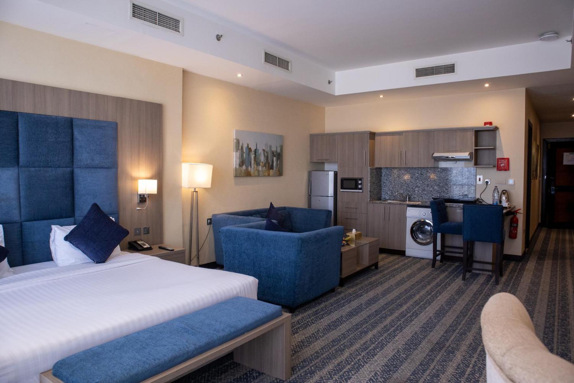 The Castle Premium Hotel Doha Exterior photo