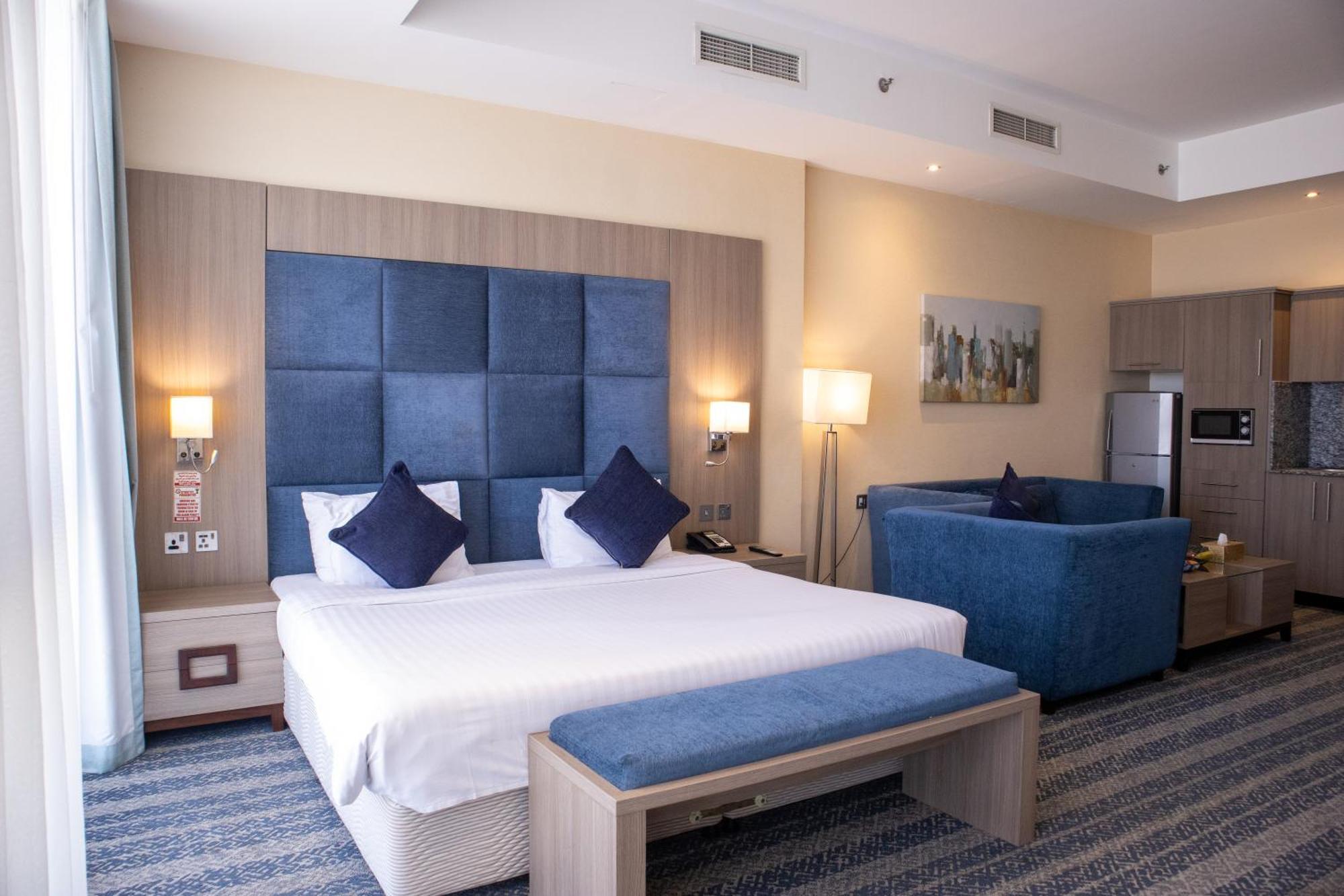 The Castle Premium Hotel Doha Exterior photo